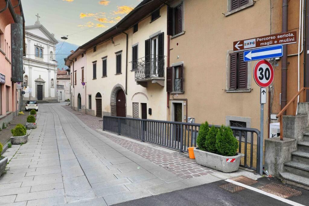 Borgo Di Terzo Bifocale In Centro Storico Check In 24H Fast Wi-Fi Bus 500M Borgo di Terzo Exterior foto
